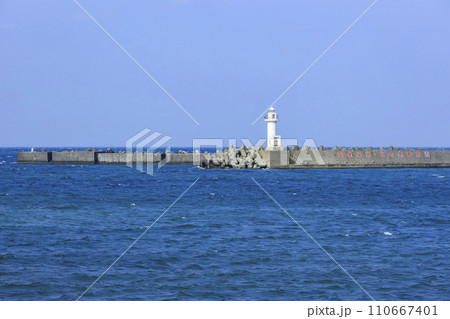 富磯港西防波堤灯台 110667401