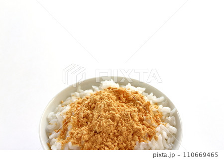きな粉をかけたご飯 きな粉ご飯 きな粉をかけたご飯 きな粉ご飯 110669465