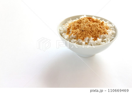 きな粉をかけたご飯 きな粉ご飯 きな粉をかけたご飯 きな粉ご飯 110669469