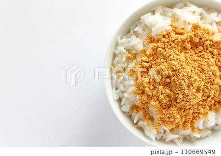 きな粉をかけたご飯 きな粉ご飯 きな粉をかけたご飯 きな粉ご飯 110669549