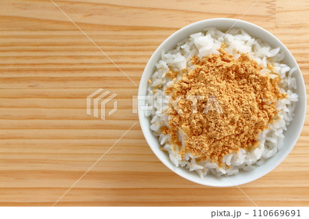 きな粉をかけたご飯 きな粉ご飯 110669691
