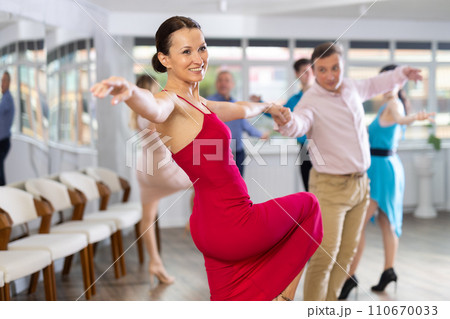 Adult woman dancing 110670033