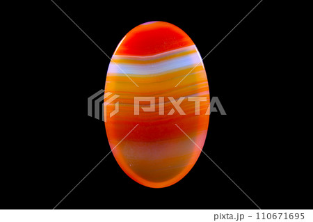 アゲート 自然が描く模様 110671695