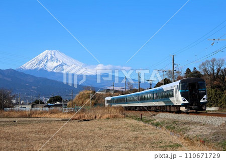 【JR東日本】E257系「踊り子」（伊豆箱根鉄道駿豆線：三島二日町〜大場） 110671729