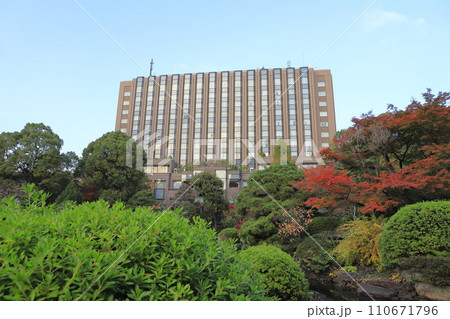大隈庭園から見た「リーガロイヤルホテル東京」 110671796