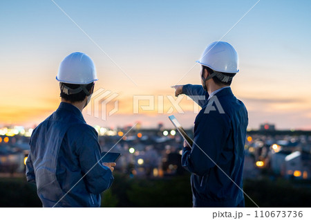 建設業・打ち合わせ 建設業・打ち合わせ 110673736