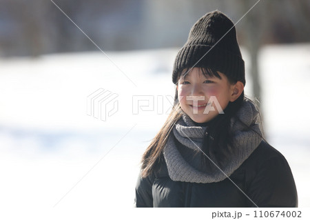 笑顔の女の子 110674002