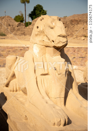 エジプトのルクソールにあるカルナック神殿とても美しい風景 110674175
