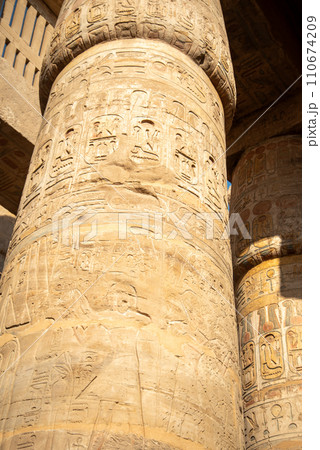 エジプトのルクソールにあるカルナック神殿とても美しい風景 110674209