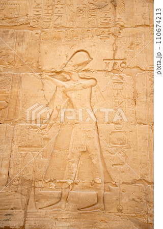 エジプトのルクソールにあるカルナック神殿とても美しい風景 110674213