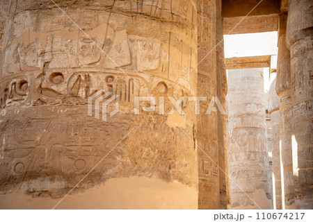 エジプトのルクソールにあるカルナック神殿とても美しい風景 110674217