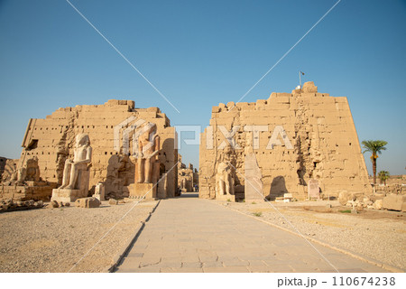 エジプトのルクソールにあるカルナック神殿とても美しい風景 110674238