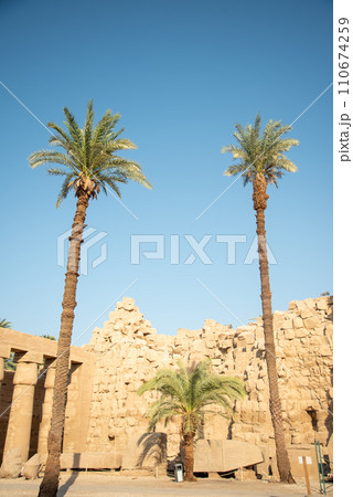 エジプトのルクソールにあるカルナック神殿とても美しい風景 110674259