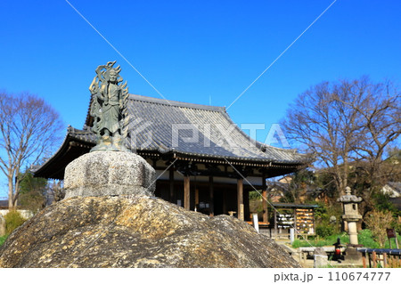 般若寺　本堂と仏像 110674777