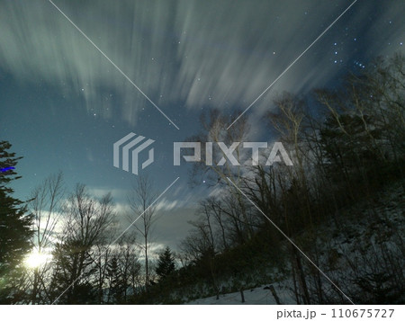 阿智村の月と星空(2023/12/30 20:14) 阿智村の月と星空(2023/12/30 20:14) 110675727