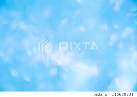 ファンシーな空のイメージ　背景素材 110680931