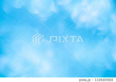 ファンシーな空のイメージ　背景素材 110680988