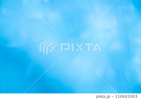 ファンシーな空のイメージ　背景素材 110681003