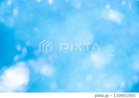 ファンシーな空のイメージ　背景素材 110681005