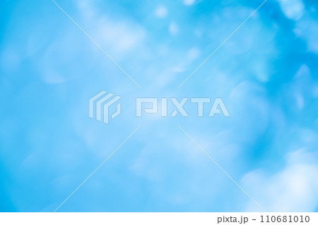 ファンシーな空のイメージ　背景素材 110681010