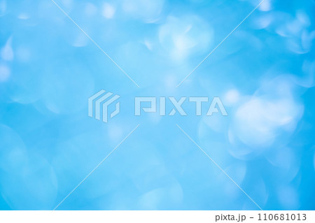 ファンシーな空のイメージ　背景素材 110681013