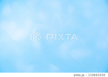 ファンシーな空のイメージ　背景素材 110681030