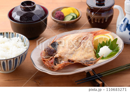 焼き魚  金目鯛の干物 110683271