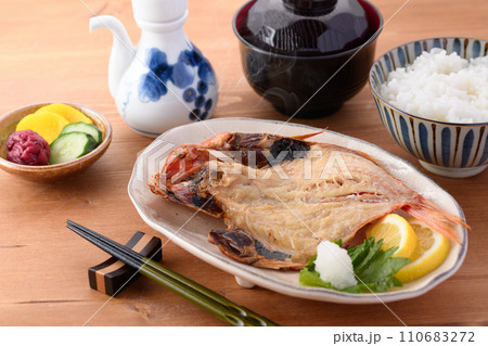 焼き魚  金目鯛の干物 110683272