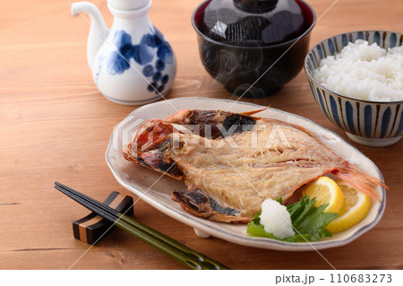 焼き魚  金目鯛の干物 110683273