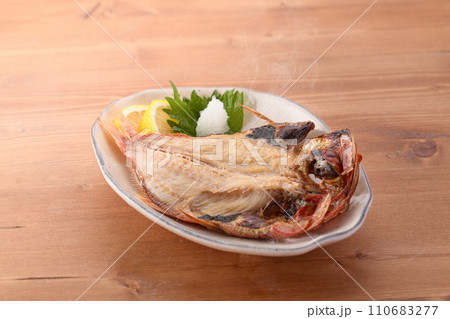 焼き魚  金目鯛の干物 110683277