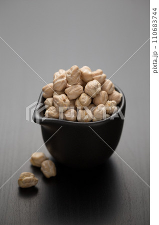 Chickpeas 110683744