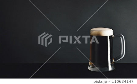 ビールジョッキとシンプルな背景　AI生成画像 110684147