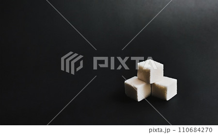 角砂糖とシンプルな背景　AI生成画像 110684270
