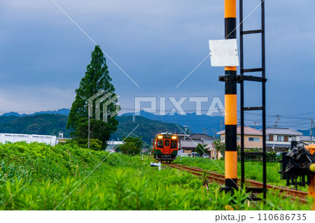 静岡県掛川市細谷　天竜浜名湖鉄道と沿線の風景 110686735