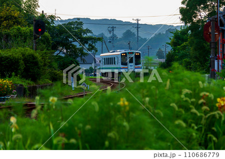 静岡県周智郡森町一宮　天竜浜名湖鉄道と沿線の風景 110686779
