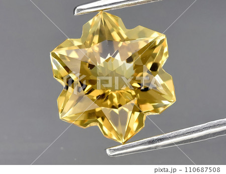 natural yellow citrine quartz gem on the background natural yellow citrine quartz gem on the background 110687508