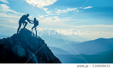 冒険好きな登山家が日の出とともに登頂する。チームワークで困難な状況を打破するイメージ。AI画像 冒険好きな登山家が日の出とともに登頂する。チームワークで困難な状況を打破するイメージ。AI画像 110688632