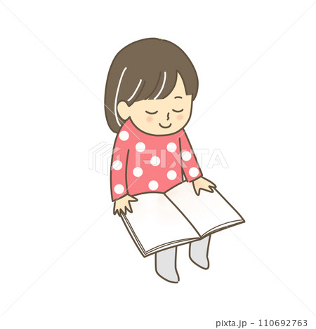 絵本を読む女の子 絵本を読む女の子 110692763