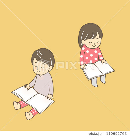 絵本を読む男の子と女の子 絵本を読む男の子と女の子 110692768
