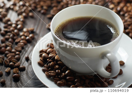 淹れたてのコーヒー 淹れたてのコーヒー 110694019