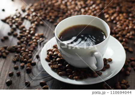 淹れたてのコーヒー 淹れたてのコーヒー 110694044