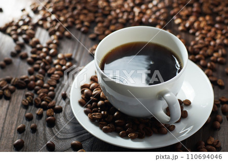 淹れたてのコーヒー 淹れたてのコーヒー 110694046