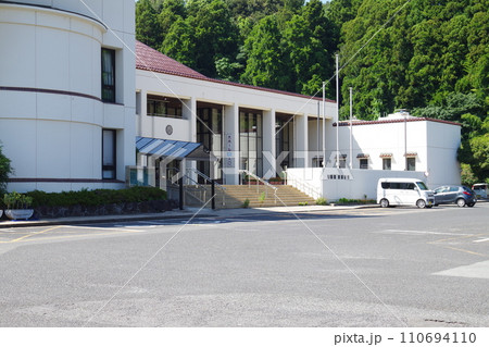 隠岐島文化会館建物の景色 110694110