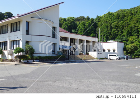 隠岐島文化会館建物の景色 110694111