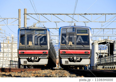 尾張旭検車支区で休む瀬戸線4000系電車 尾張旭検車支区で休む瀬戸線4000系電車 110694800