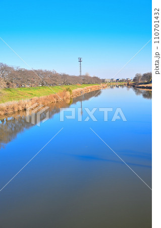 冬のびん沼川の風景　冬景色　船渡橋からの眺め 110701432