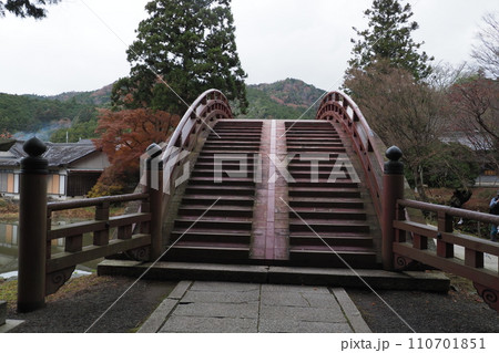 丹生都比売神社の太鼓橋 110701851