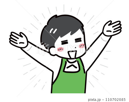 大喜びしている緑エプロンの男性店員 大喜びしている緑エプロンの男性店員 110702085