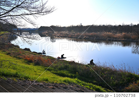 冬のびん沼川 釣風景 冬景色 さいたま市 冬のびん沼川 釣風景 冬景色 さいたま市 110702738