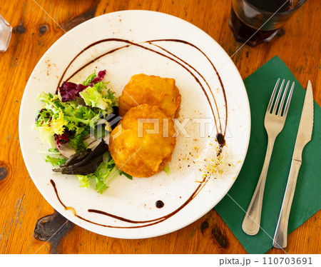 Image of Potatoes stuffed with meat 110703691